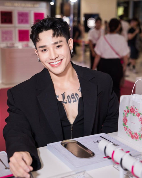  ganooo 1760677065 3745153126500482996 3407720004.jpg