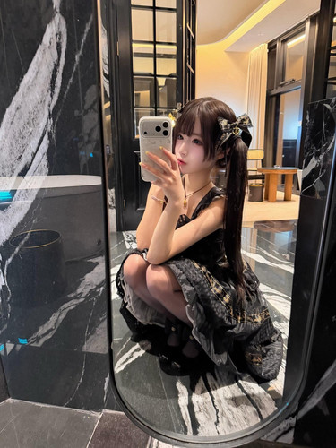 20251226 043654 DStqfWfk 8k 01.jpg