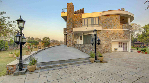 Farm House in Manesar for Rent – Luxury Living by Hygge Livings.jpg