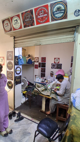 Aadut offer Online tailor, custom stiching Pakistan delivery USA, UK, Canada (119).jpg
