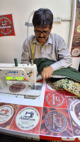 Aadut offer Online tailor, custom stiching Pakistan delivery USA, UK, Canada (15).jpg