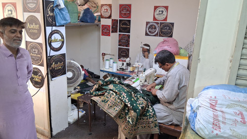 Aadut offer Online tailor, custom stiching Pakistan delivery USA, UK, Canada (93).jpg