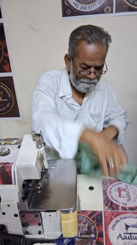 Aadut offer Online tailor, custom stiching Pakistan delivery USA, UK, Canada (136).jpg