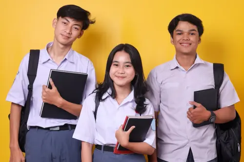 2024 07 perlengkapan sekolah sma.webp