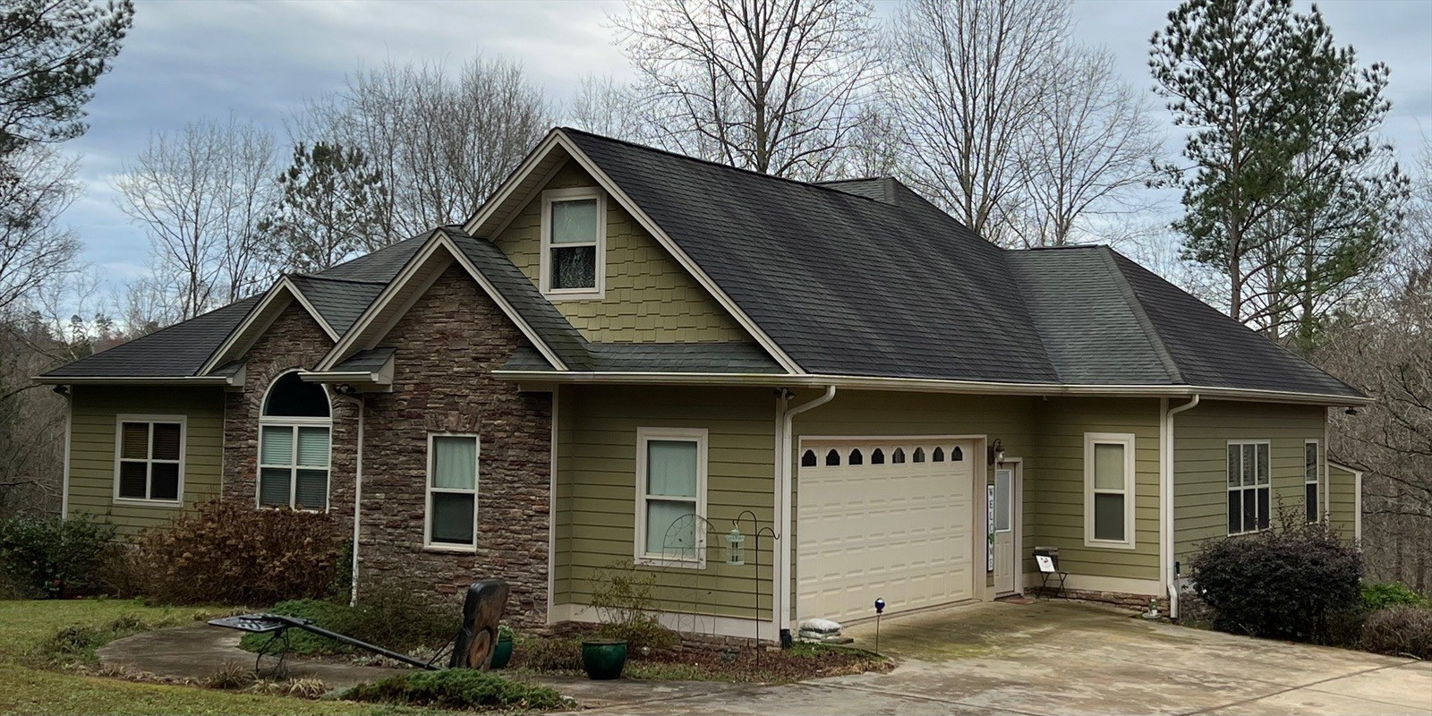 Roof before soft wash treatment