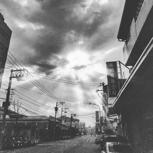 20170414 020339 BS2SsMqAEPC 01.jpg