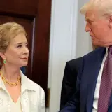 Secretul pentru Educatia Linda McMahon ii prezinta pe criticii ca au