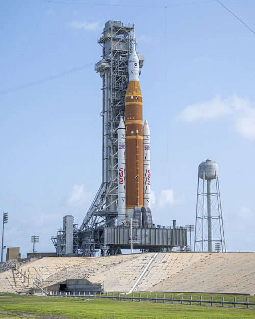 HElfr JagAEN2ie?format=jpg.jpg