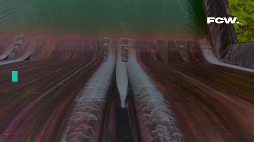 Iienis Ls2OSm76o.jpg