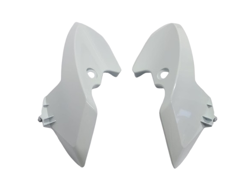 200150 Carenagem Lateral Farol FACTOR 150 16 18 Branco (Par).png