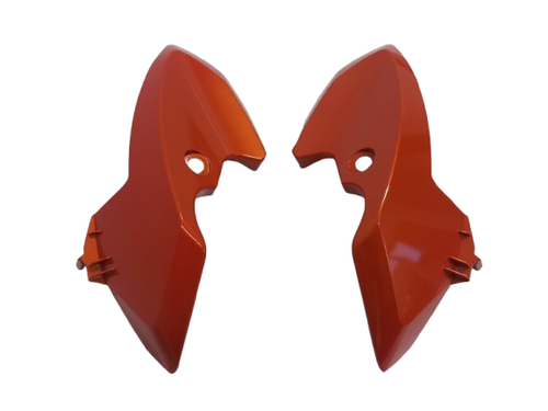 200152 Carenagem Lateral Farol FACTOR 150 16 17 Laranja (Par).png