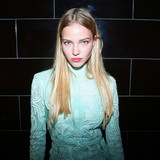 vzgliad poza model hair aktrisa sasha luss sasha luss figura