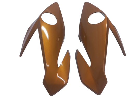 200289 Carenagem Lateral Farol TITAN 160 22 23 Amarelo Caju Perolizado (Par).png