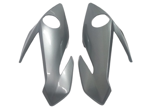 200315 Carenagem Lateral Farol TITAN 160 16 21 Pintada na Cor da Fan 160 20 21 Prata Ibi?na Met?lico.png