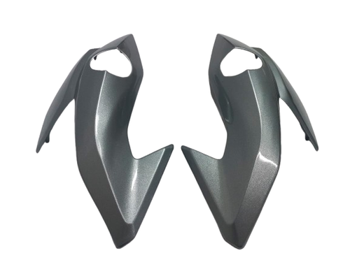 200158 Carenagem Lateral Farol TITAN 160 19 Prata Ibi?na Met?lico (Par).png