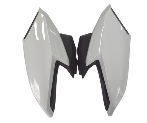 200329 Conjunto Caren. Lateral do Tanque + Defletor FAN 160 CARGO 22 24 Branco Ross (Par).png