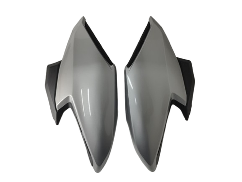 200481 Conjunto Caren. Lateral do Tanque + Defletor FAN 160 22 Pintado na Cor da TITAN 160 19 Prata .png