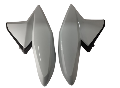 200193 Conjunto Caren. Lateral do Tanque + Defletor TITAN 160 16 18 e CARGO 16 e 18 21 Branco Ross (.png