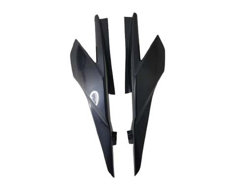 200457 Carenagem Lateral Traseira TITAN 160 22 23 Cinza Embare Met?lico (PAR).png