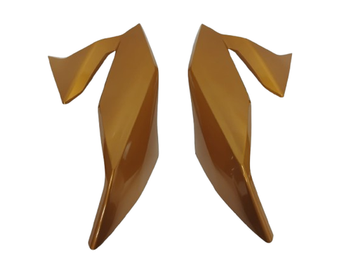 200361 Carenagem Lateral do Tanque TITAN 160 22 23 Amarelo Caju Perolizado (PAR).png