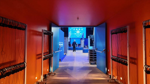 JPauXXAFhwFkA 8X.jpg