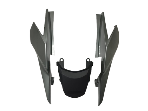 200466 Carenagem Lateral Traseira + Rabeta TITAN 160 22 Pintado na Cor da TITAN 160 19 21 Prata Ibi?.png