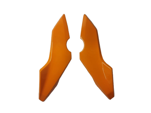 200572 CARENAGEM LATERAL FAROL TITAN 160 25 LARANJA BEDUIN (PAR).png