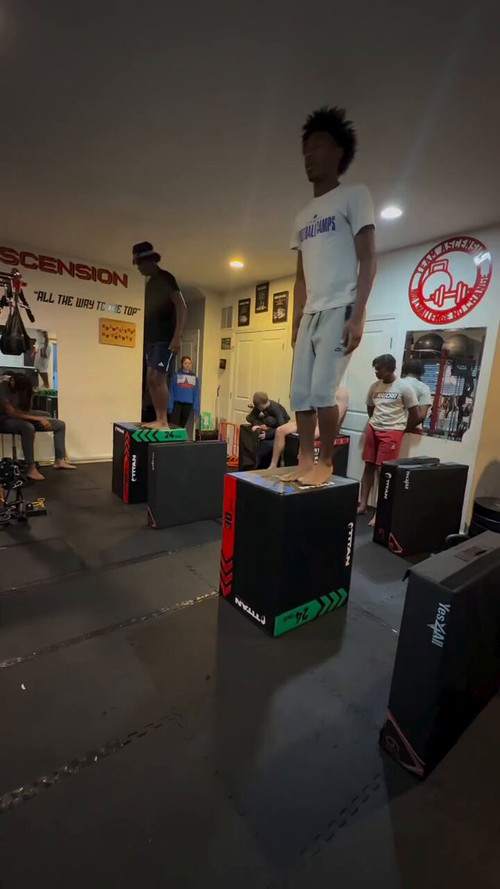 ER wbC1zx8mqAIjK.jpg