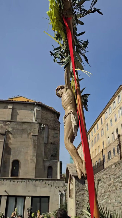 pEYvksX1I4 aYkdr.jpg