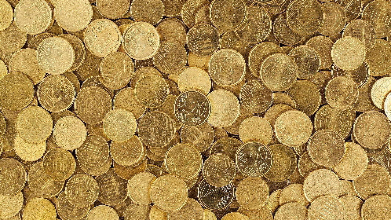 How to Build Wealth Consistently Even With a Low Income