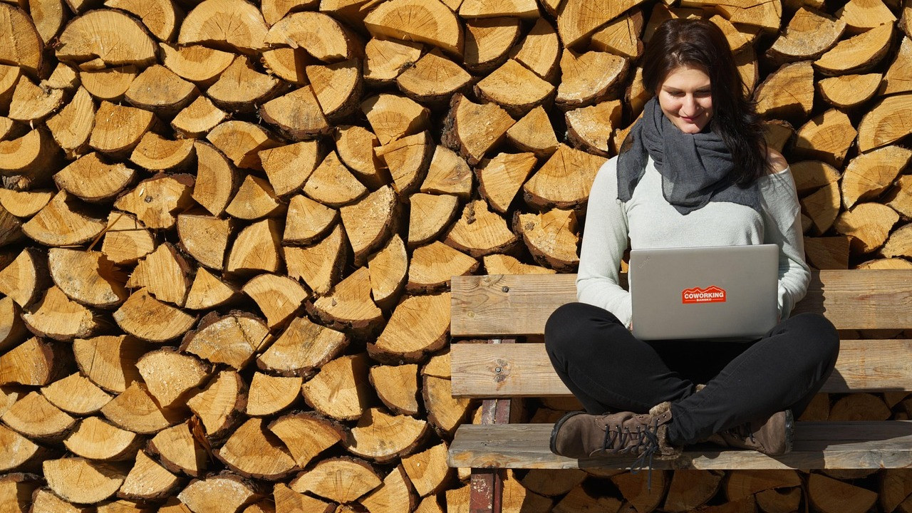How Digital Nomads Manage Money Across Multiple Countries