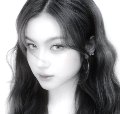 hazelbw.png