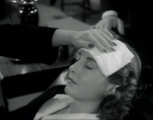 Gay Sisters, The Barbara Stanwyck faint 3.jpg