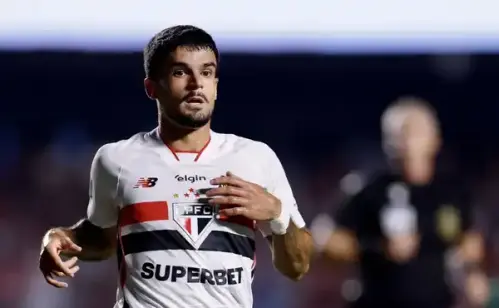 Cauly vai jogar contra o Bahia? Meia ganha espaço no São Paulo e vive momento decisivo