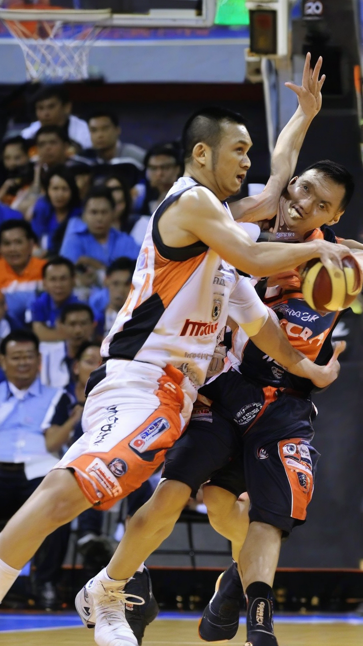 PBA Meralco climbs to third, routs Blackwater