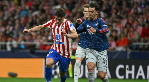 julian alvarez e zubimendi durante atletico de madrid x arsenal pela liga dos campeoes 1777494990724.jpg