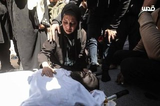 قد لا ينتهي في غزة..

وداعٌ وتشييعُ جثامين شهداء مخيم البريج في مستشفى شهداء الأقصى بمدينة دير البلح، وسط قطاع غزة...