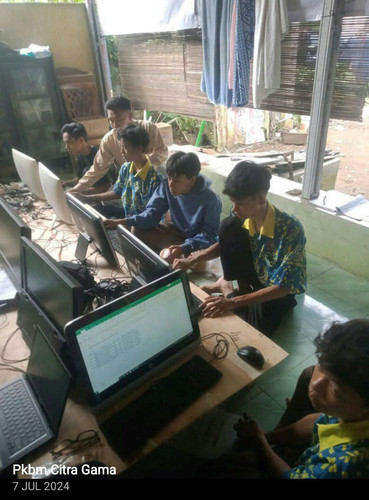 Praktek Komputer.jpg