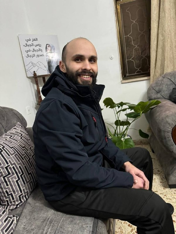 قوات الاحتلال تعتقل المحرر هيثم سياج من منزله في مدينة رام الله فجر اليوم....