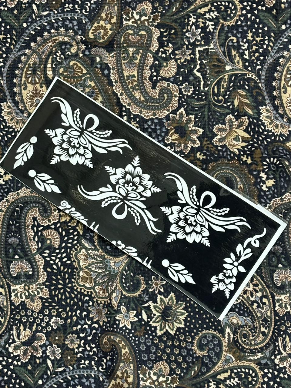 The Cochin Floral Swoop