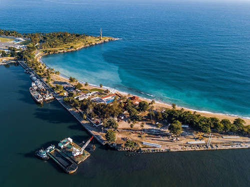 Book Your Stay at Beach Boutique Hotel from Arca Roatan.jpg