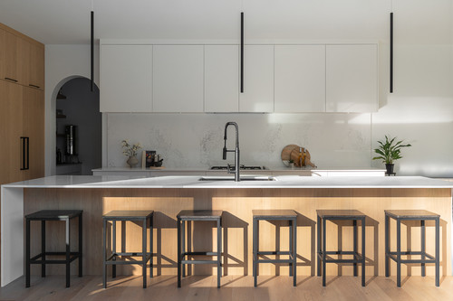 eagle residence pemberton kitchen island bar seating arched pantry.jpg