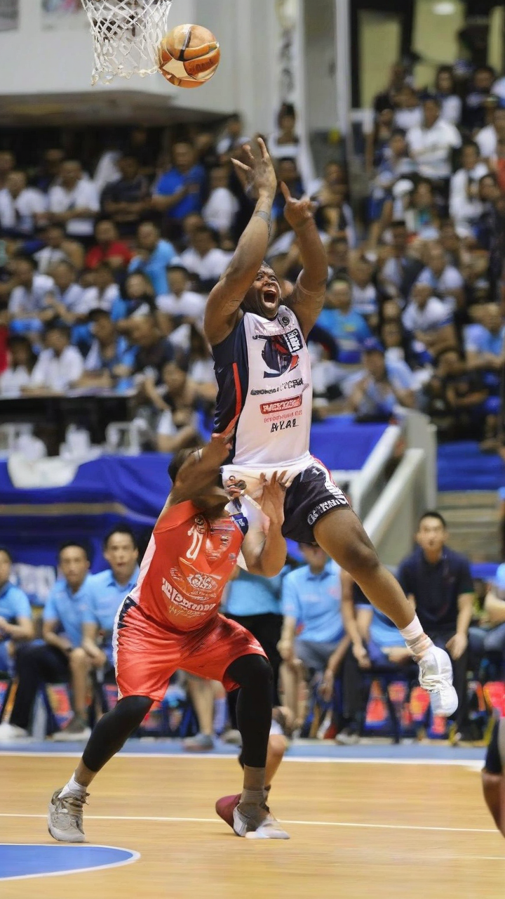 PBA Converge coach not surprised by Donovan Smith's performance