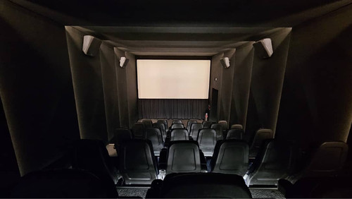 sala cine cinematika 02.jpg