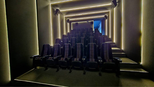 sala cine cinematika 03.jpg