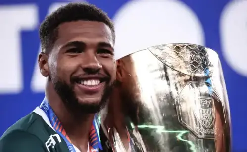 São Paulo acelera busca por substituto de Arboleda, mas enfrenta dificuldades financeiras