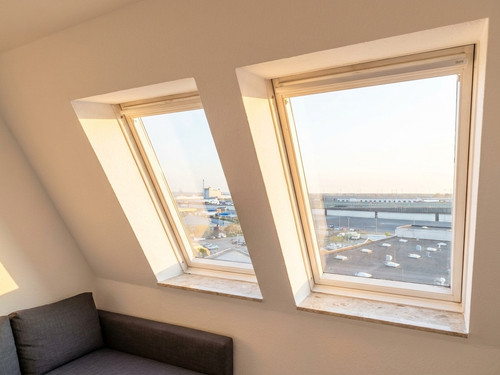 20 Kueche Dachfenster Hafenblick KI.jpg
