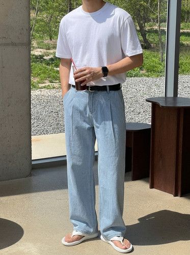 exp2 outfit 1 light wide.jpg