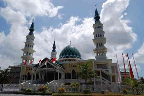 masjid agung al muhajidin 1 66e7aba7c925c401de785822.jpg