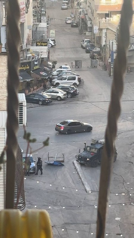 مصادر محلية: قوات الاحتلال تعتقل عددًا من الشبان خلال الاقتحام المستمر لمخيم قلنديا شمال القدس المحتلة، عُرف منهم:

جهاد مناصرة
محمود عزات
أحمد مطير "...